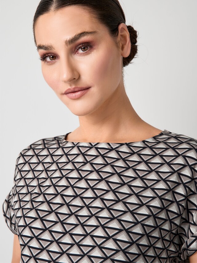 Bluse mit grafischem Druck 4