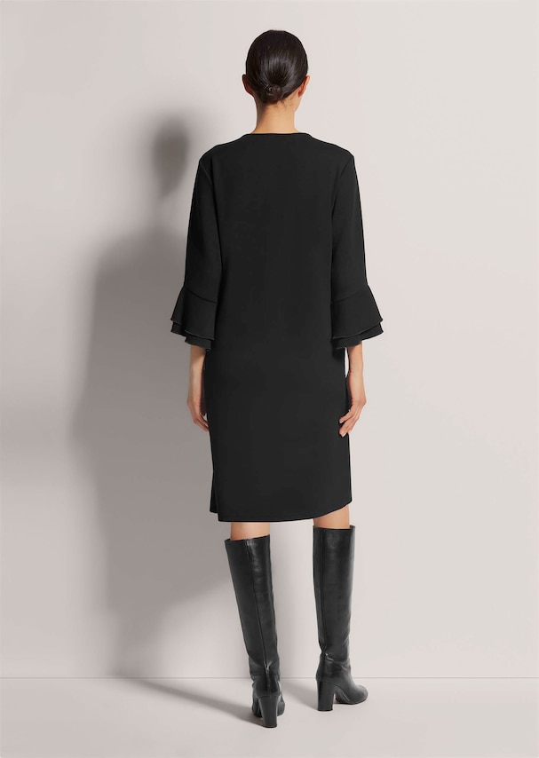 Etui-Kleid mit Trompetenärmeln 2