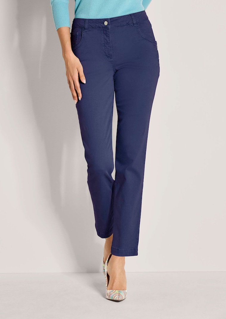 Schlanke Five-Pocket mit Stretch-Komfort