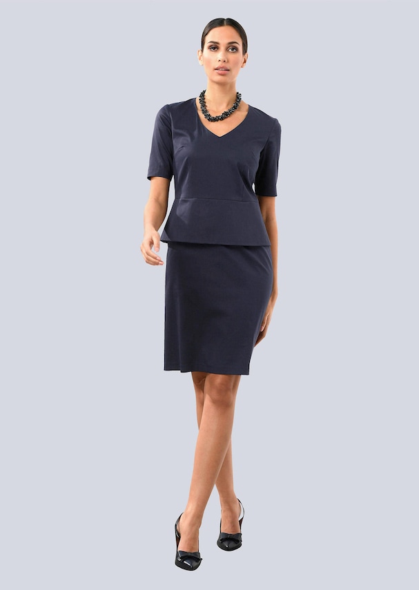 Etuikleid mit figurschmeichelndem Schößchen 1