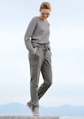 Edel-Joggpants mit vielen Details thumbnail 7