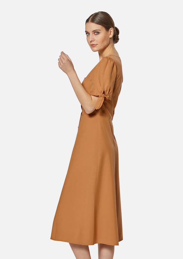 Halbarm-Kleid mit kurzen Ärmeln 3
