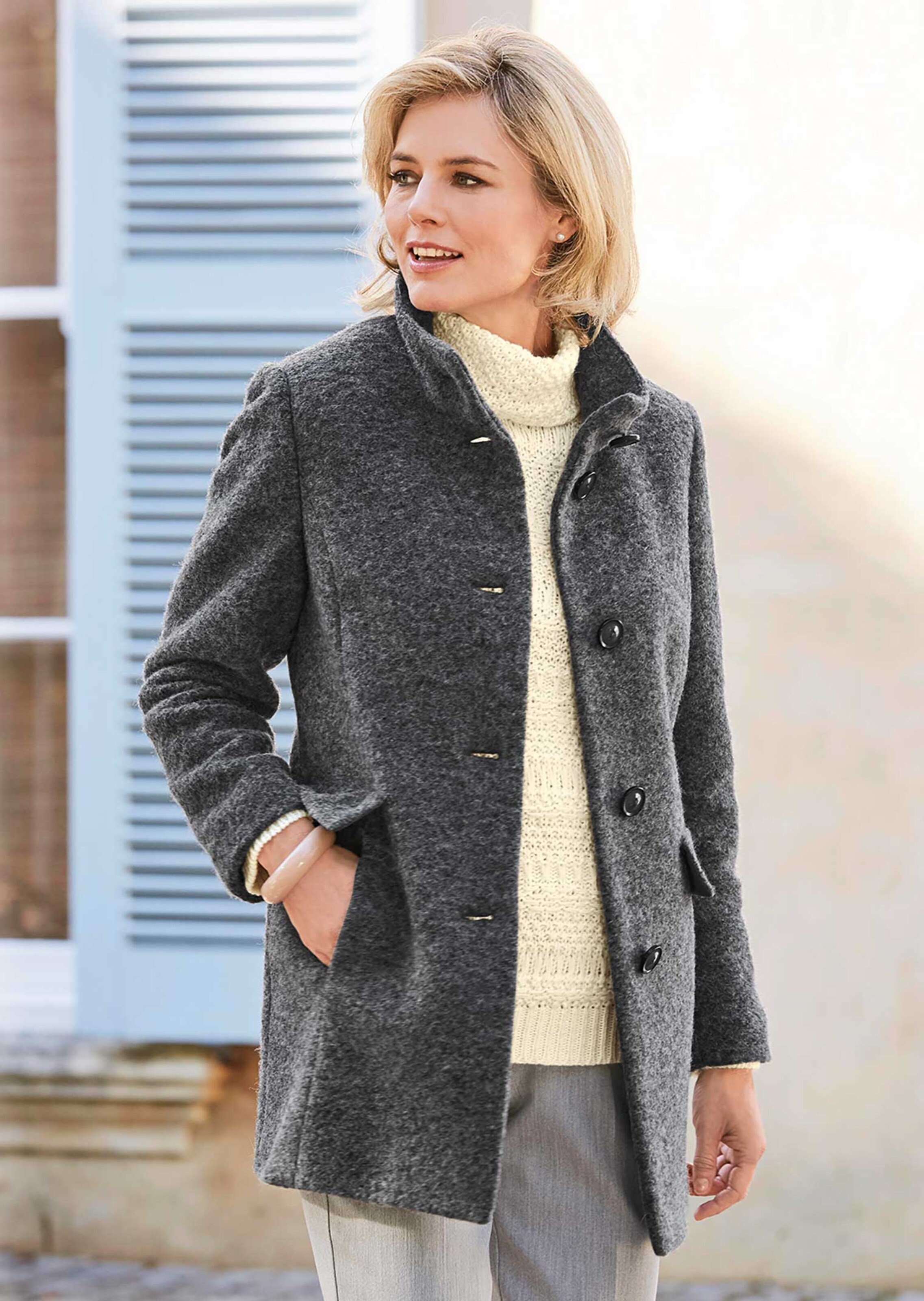 Doux manteau court avec de la laine - gris / chiné - Gr. 50 de Goldner Fashion