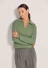 Schimmernder Pullover mit Polo-Kragen thumbnail 1