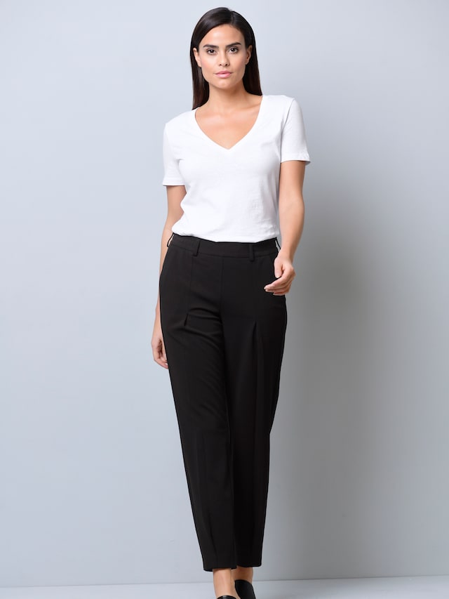 Hose mit Bügelfalten und Saumschlitzen 1