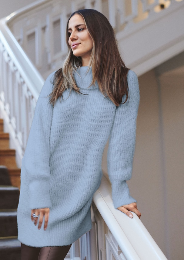Cosy, soft turtleneck jumper with a beaded pattern