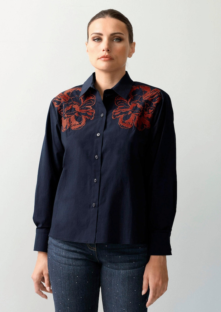 Hemdbluse mit Stickerei-Akzenten