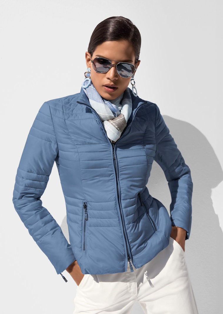Leichte Steppjacke mit Stehkragen
