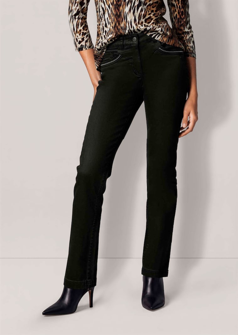 Beschichtete Slim-Jeans mit Schmucknieten