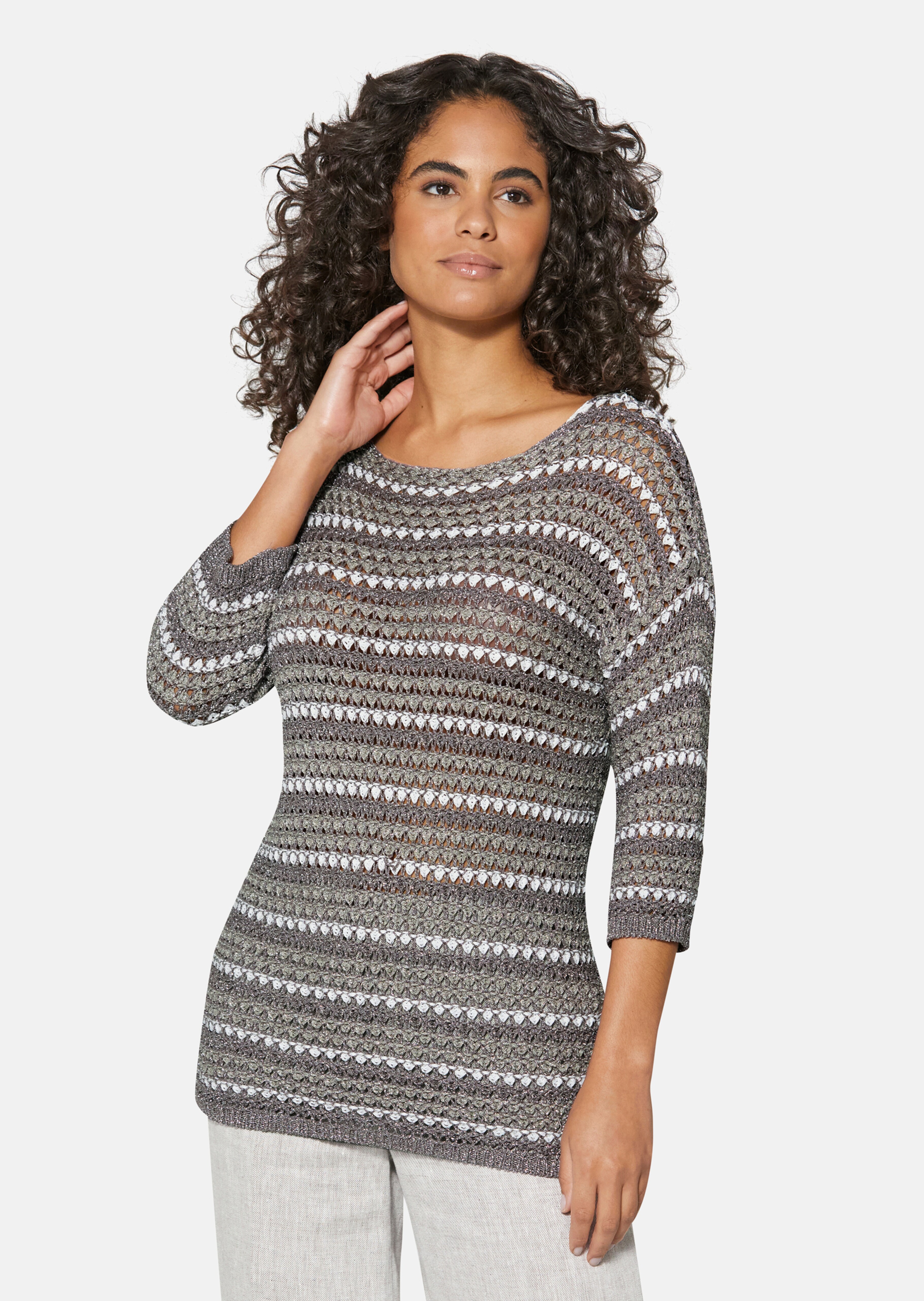 Ajour-Pullover mit Glanzgarn-Effekten
