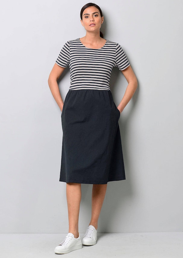 Jerseykleid mit Streifen 3