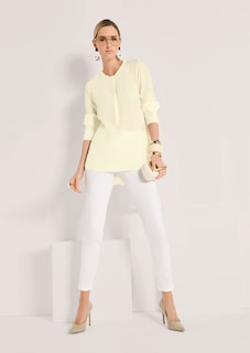 Lange Seidenbluse in kragenloser Form thumbnail 4