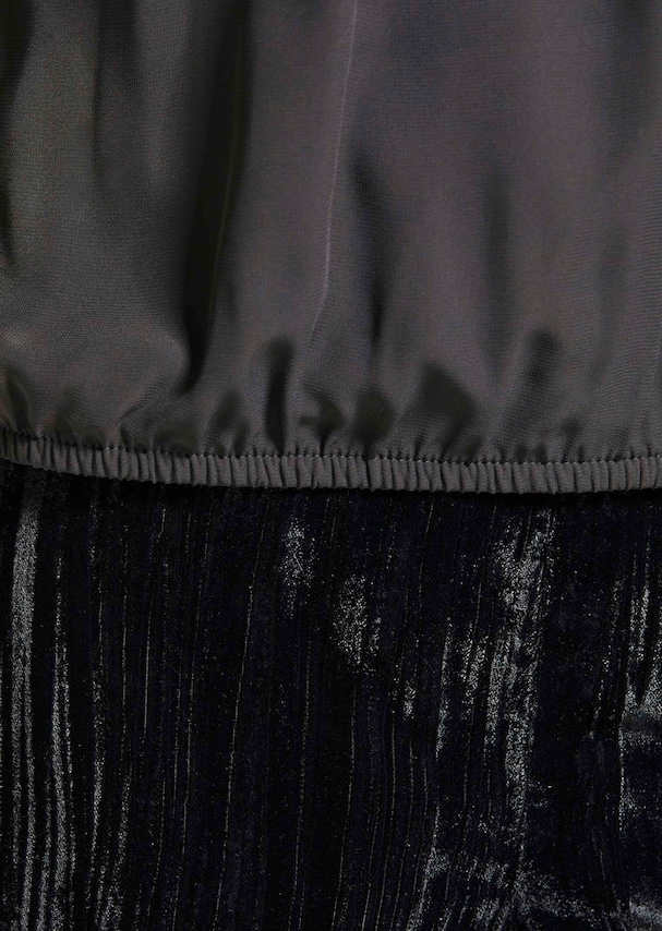 Rundhals-Bluse mit transparenten Ärmeln 4