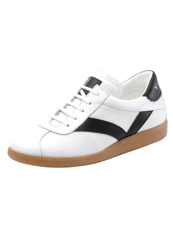 Court Sneaker 4