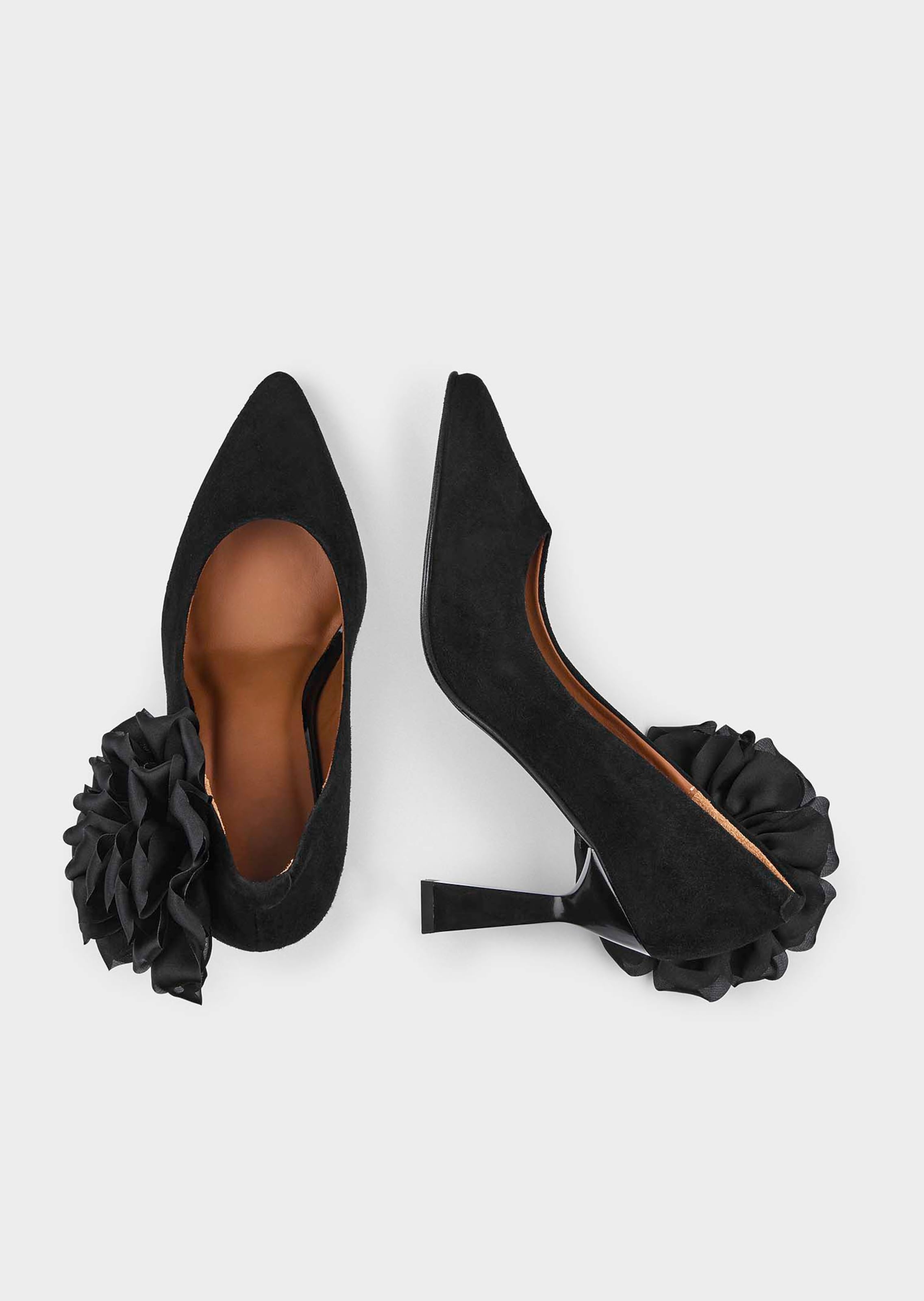 Pumps mit außergewöhnlichem Blüten-Ornament