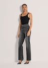 Weite Jeans mit leichtem Bootcut thumbnail 2