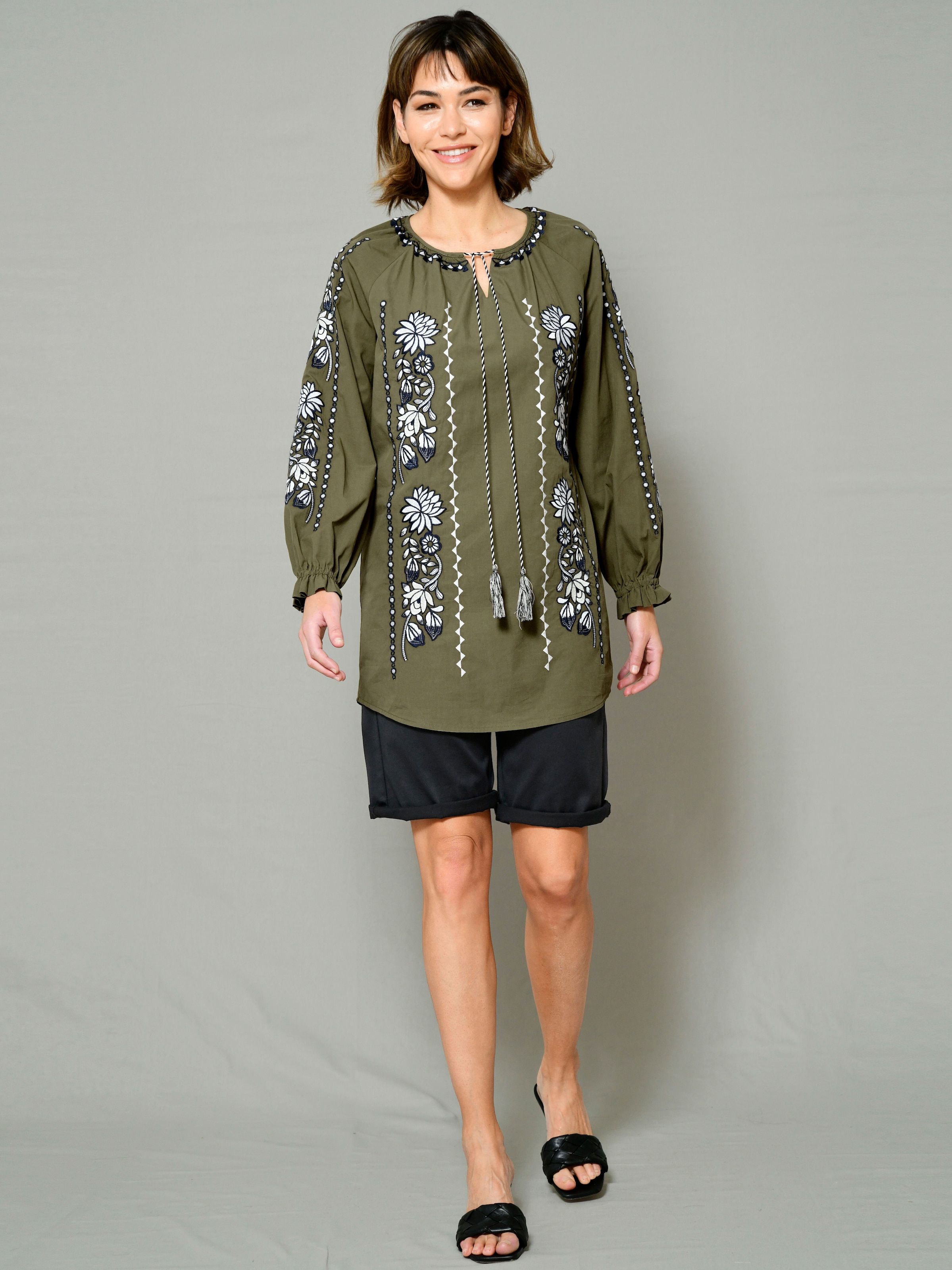 Tunika mit Blumenstickerei