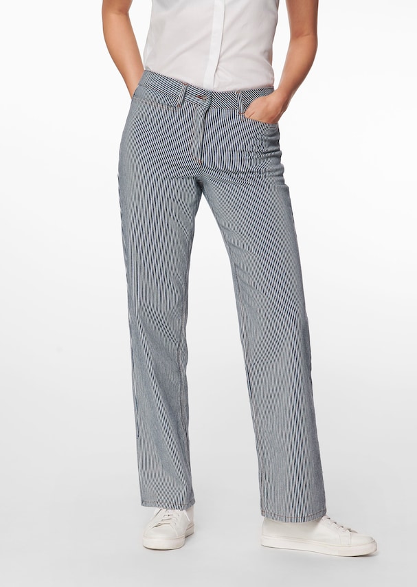 Jeans in modischer Marlene-Form
