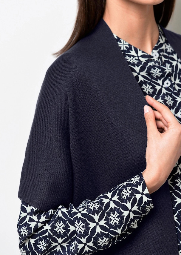 Bluse mit grafischem Druck 4