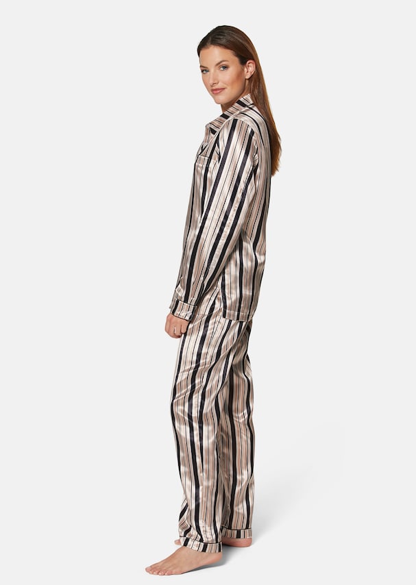 Pyjamas in an elegant striped design 3