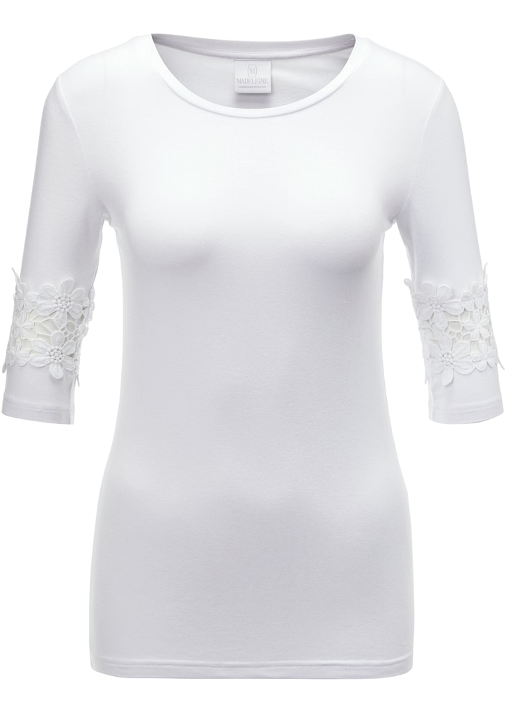 Shirt with half sleeves and lace detail