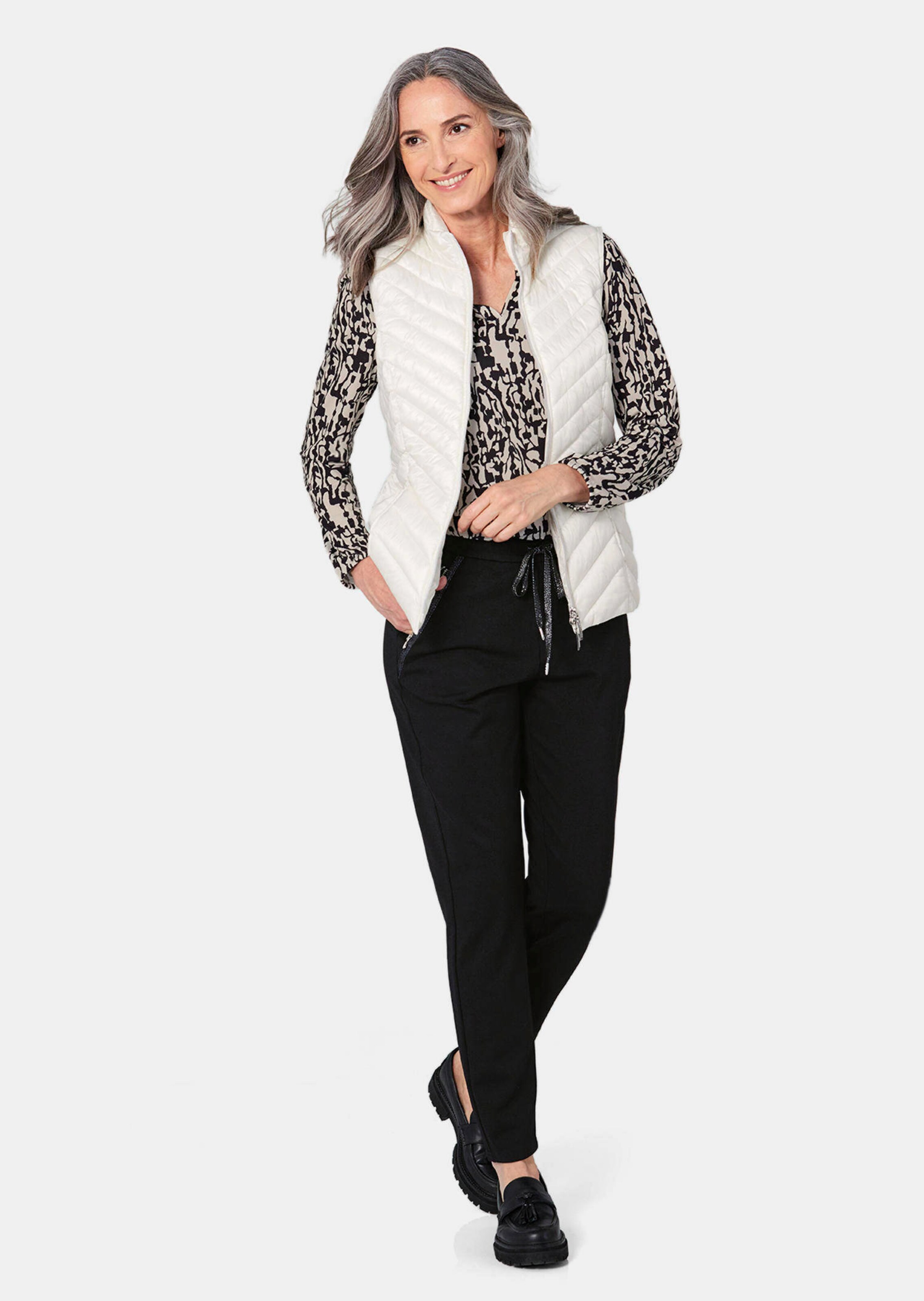 Gilet matelassé léger avantageux pour la silhouette - gris pierre - Gr. 48 de Goldner Fashion