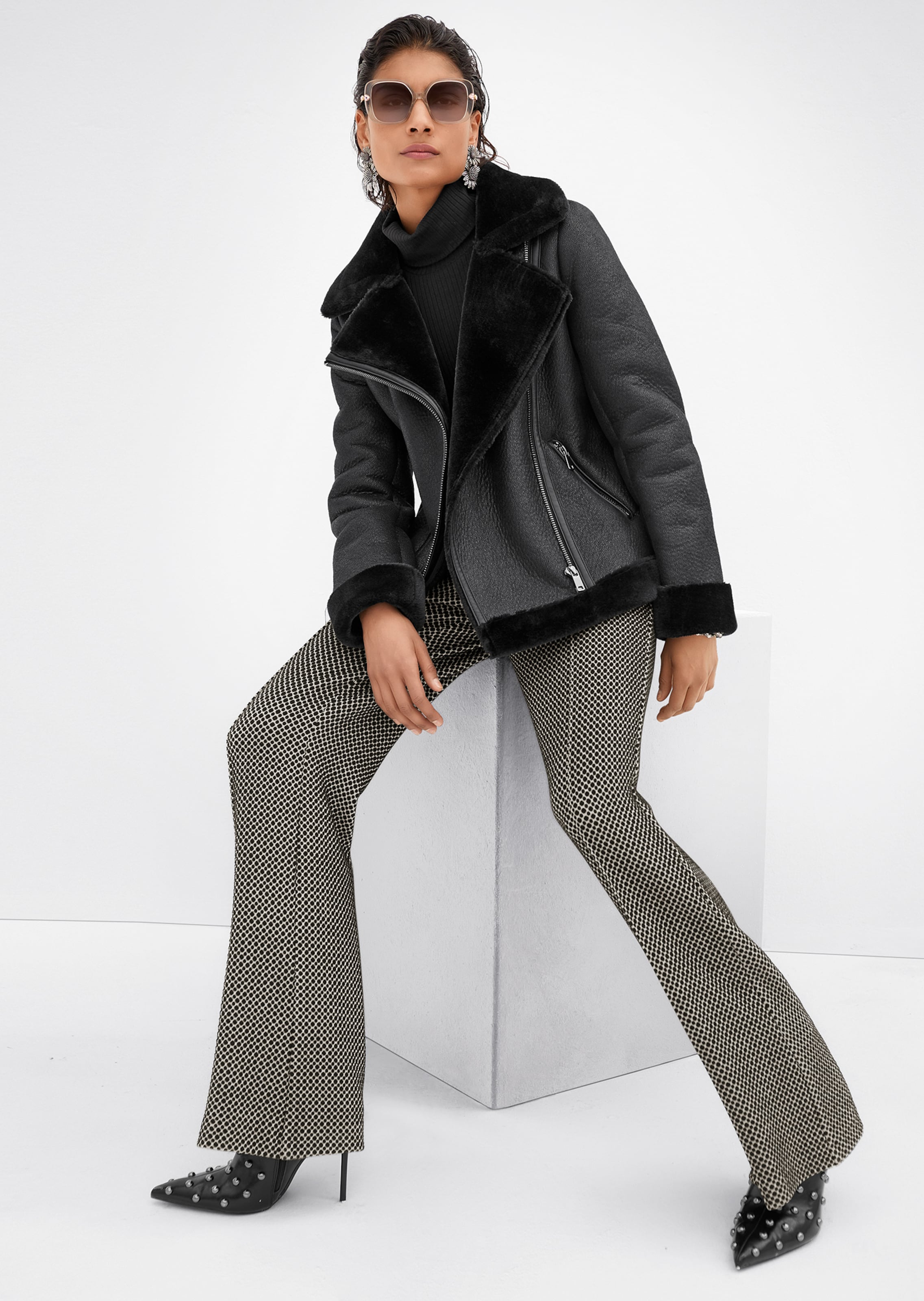 Weite Hose mit Jacquard-Muster