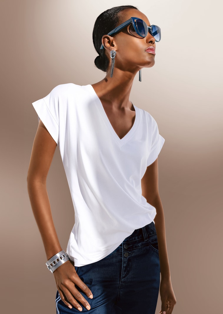 Legeres Shirt mit V-Ausschnitt
