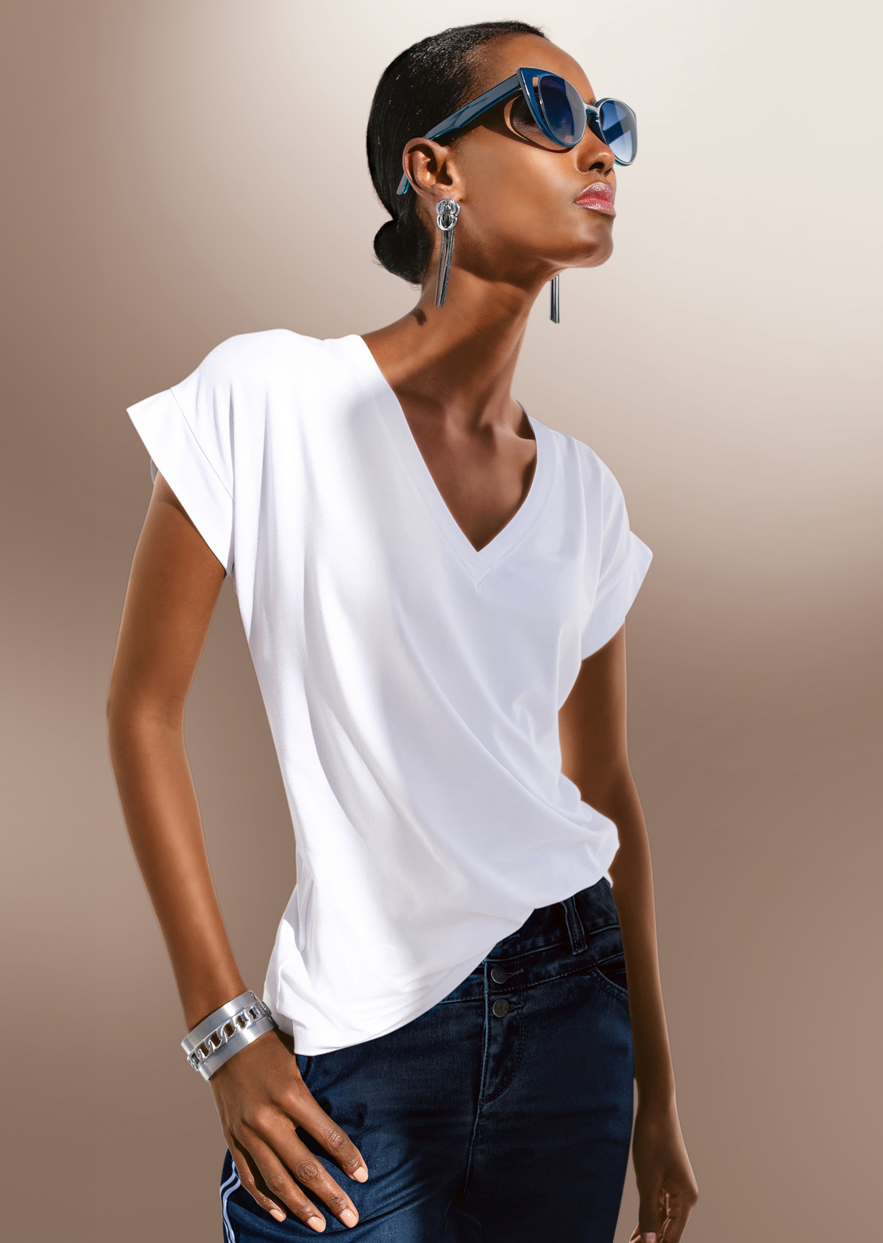 Legeres Shirt mit V-Ausschnitt
