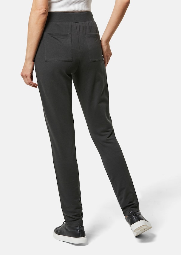 Ankle-length jogging trousers 2