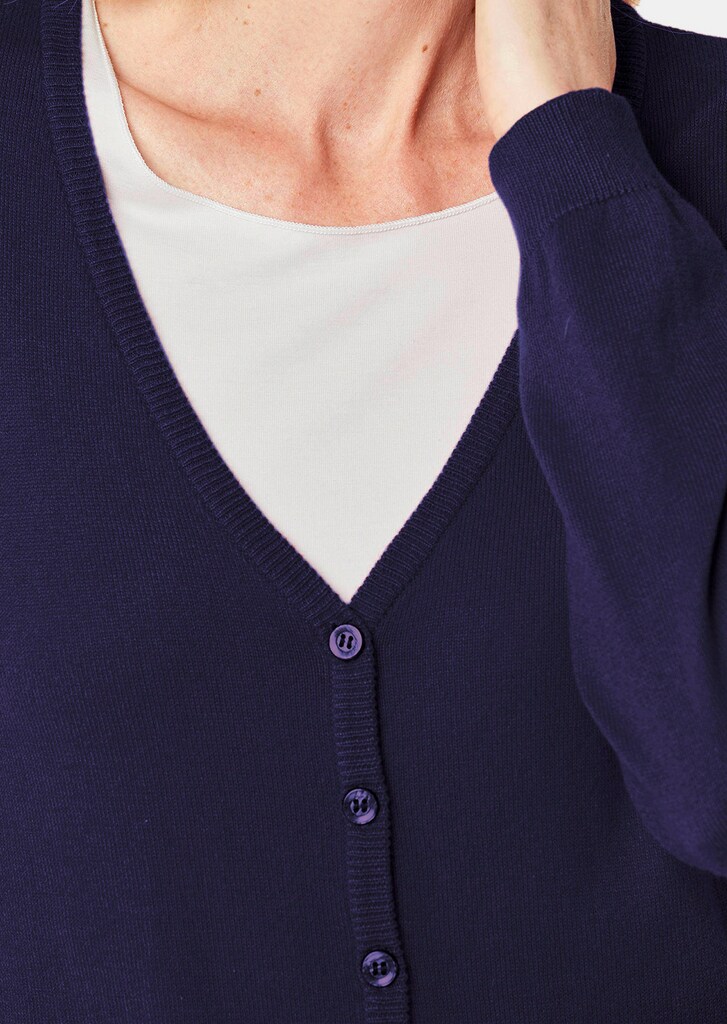 Hochwertige Strickjacke in zeitloser Optik