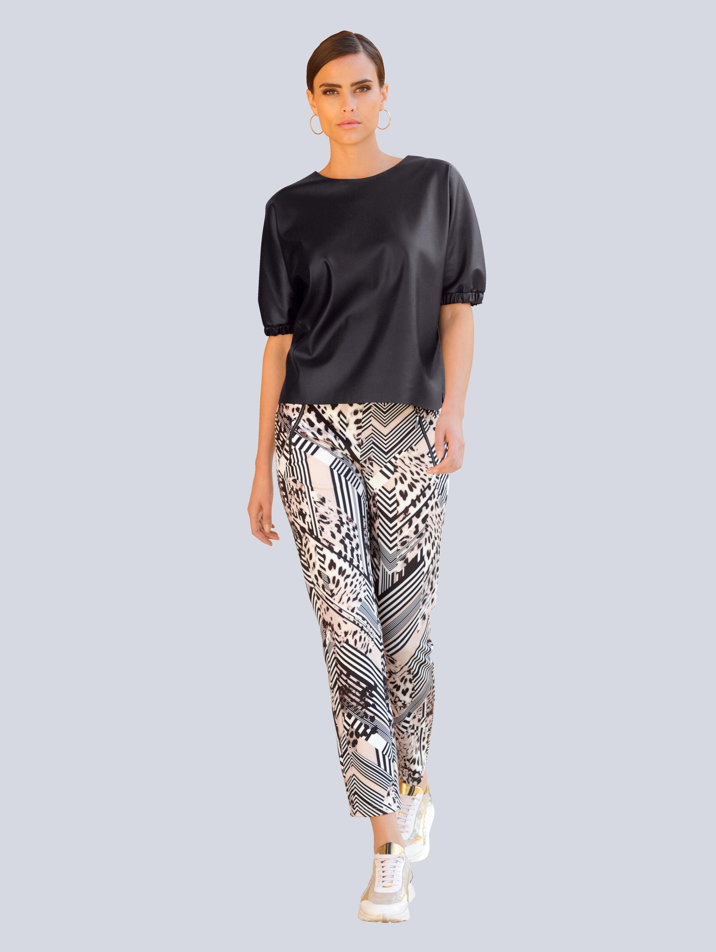 Bluse mit Gummibund am Arm 4