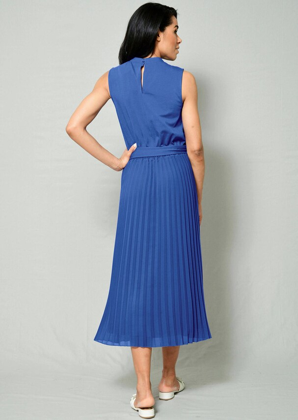 Strandkleid mit plissiertem Rockteil 2