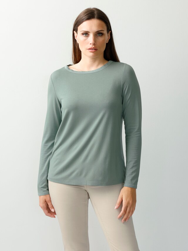 Shirt mit Falte im Rücken