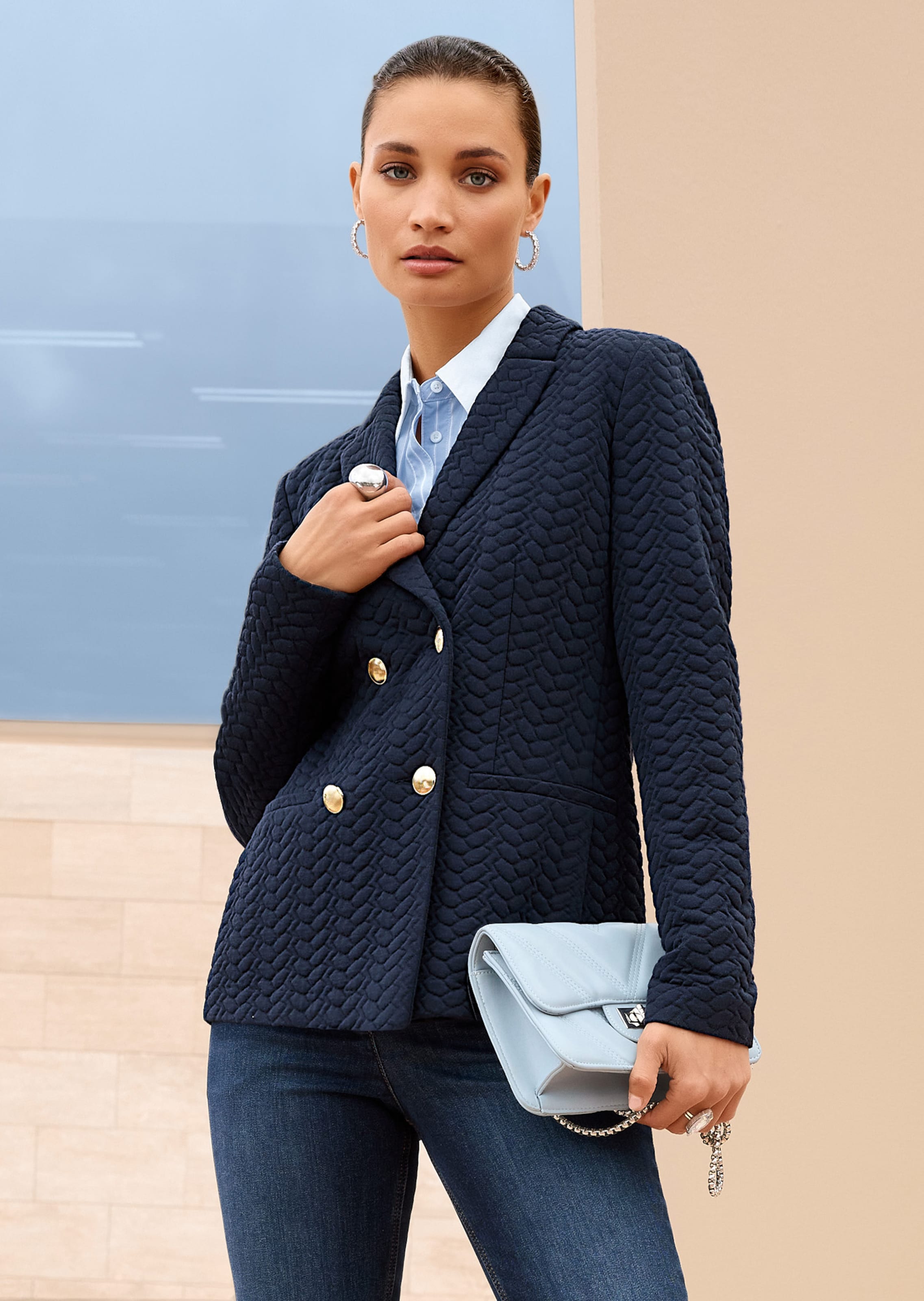 Zweireihiger Blazer im maritimen Stil