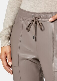 Beschichtete Hose in Lederoptik thumbnail 5