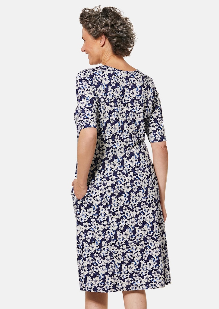 Elastisches Jerseykleid mit modischem Druck
