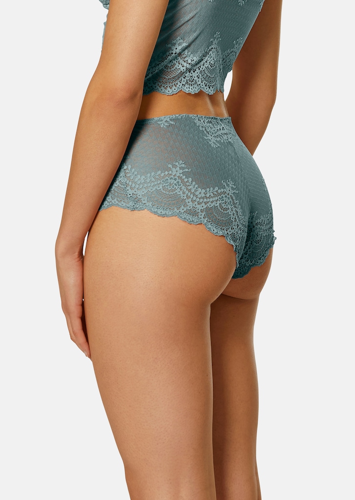 Panty made from semi-transparent lace 3