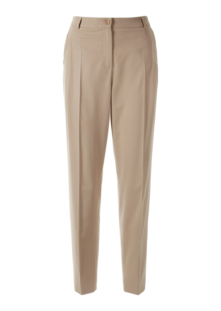 Easy-care trousers for the office