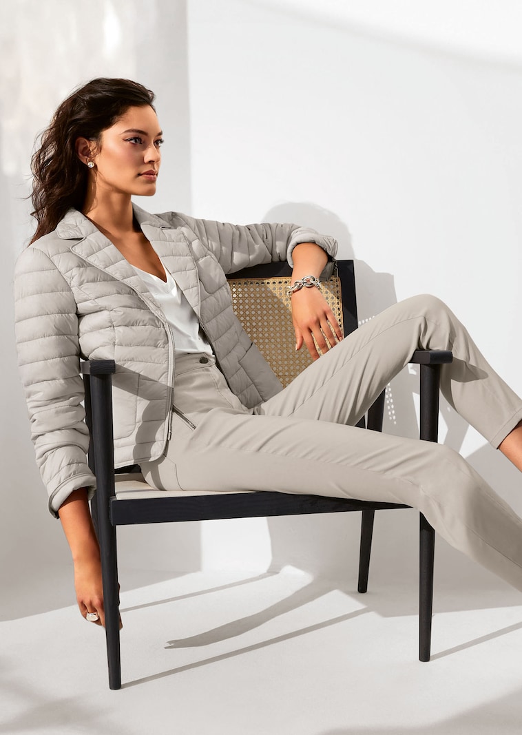 Enge Hose mit ReiĆverschlusstaschen