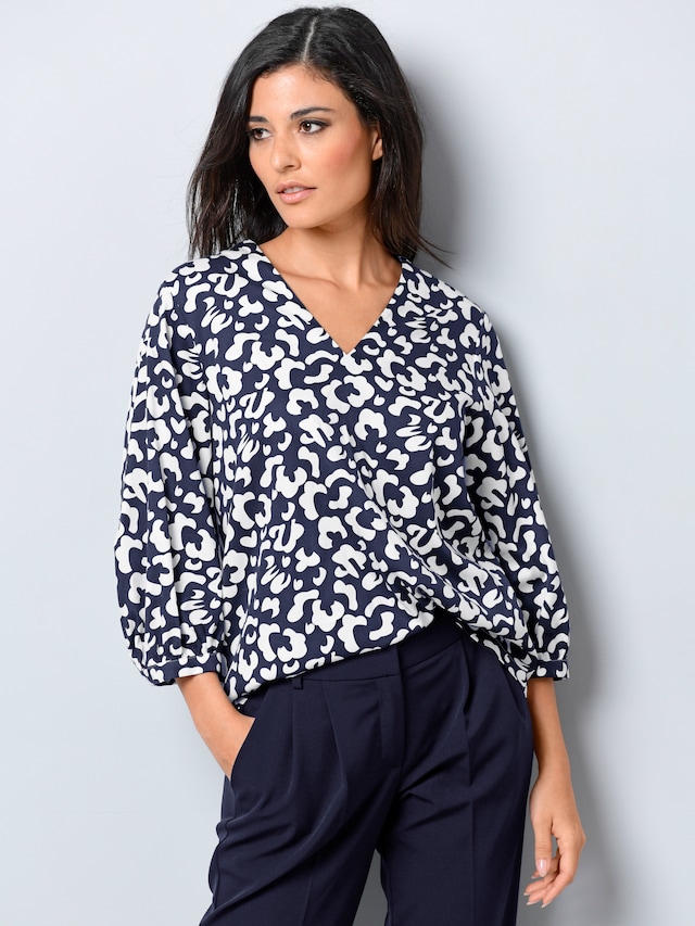 Bluse mit modischem Animal - und Blusendessin 6