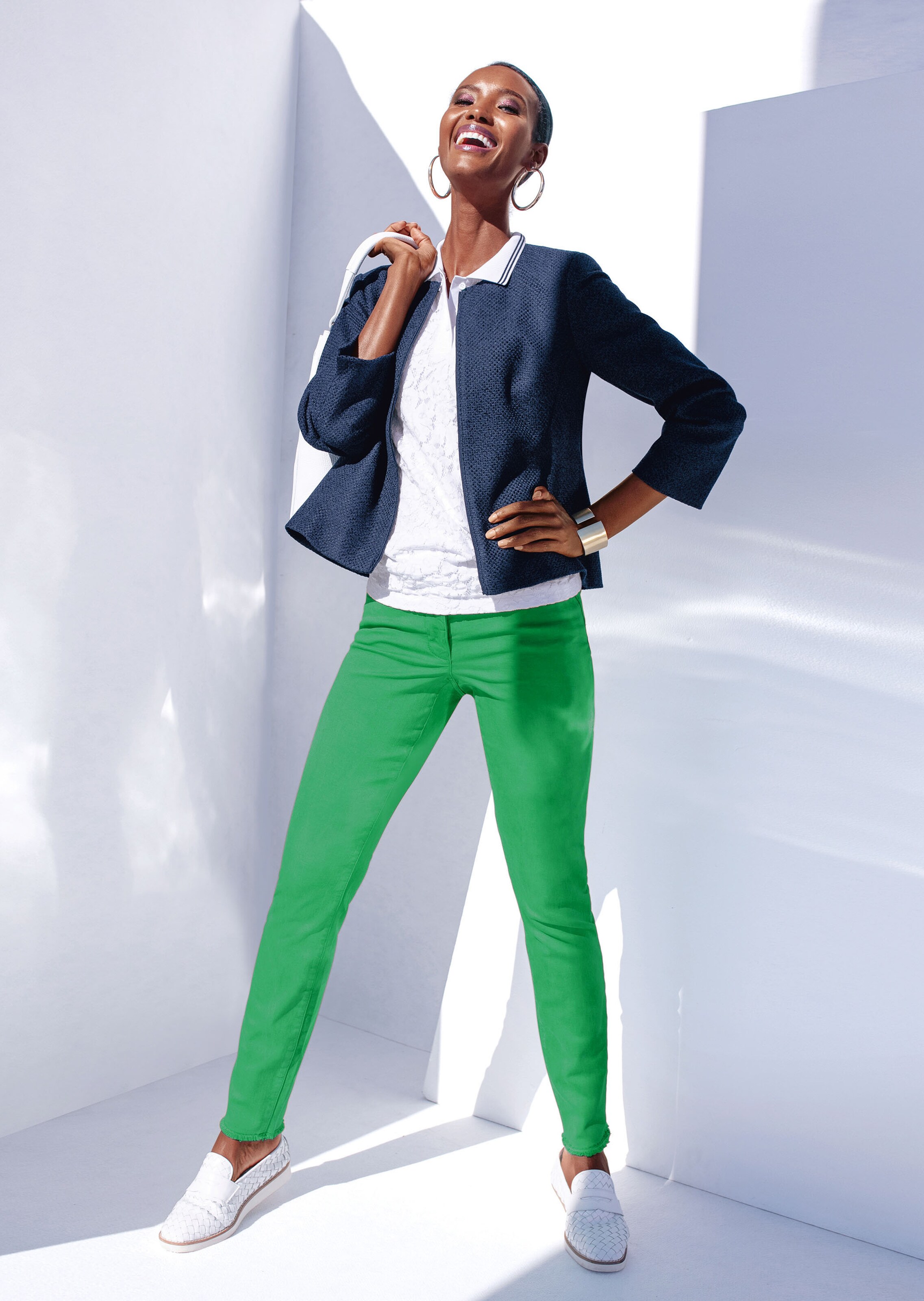 Jeans mit feinem Fransensaum