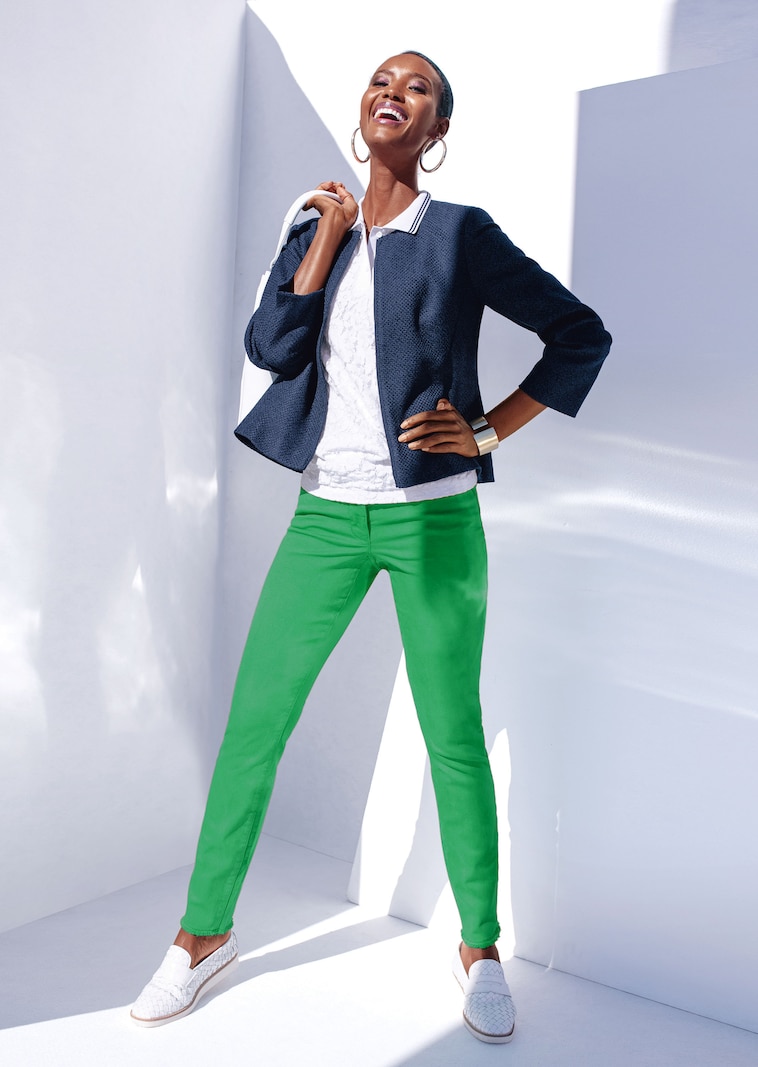 Jeans mit feinem Fransensaum