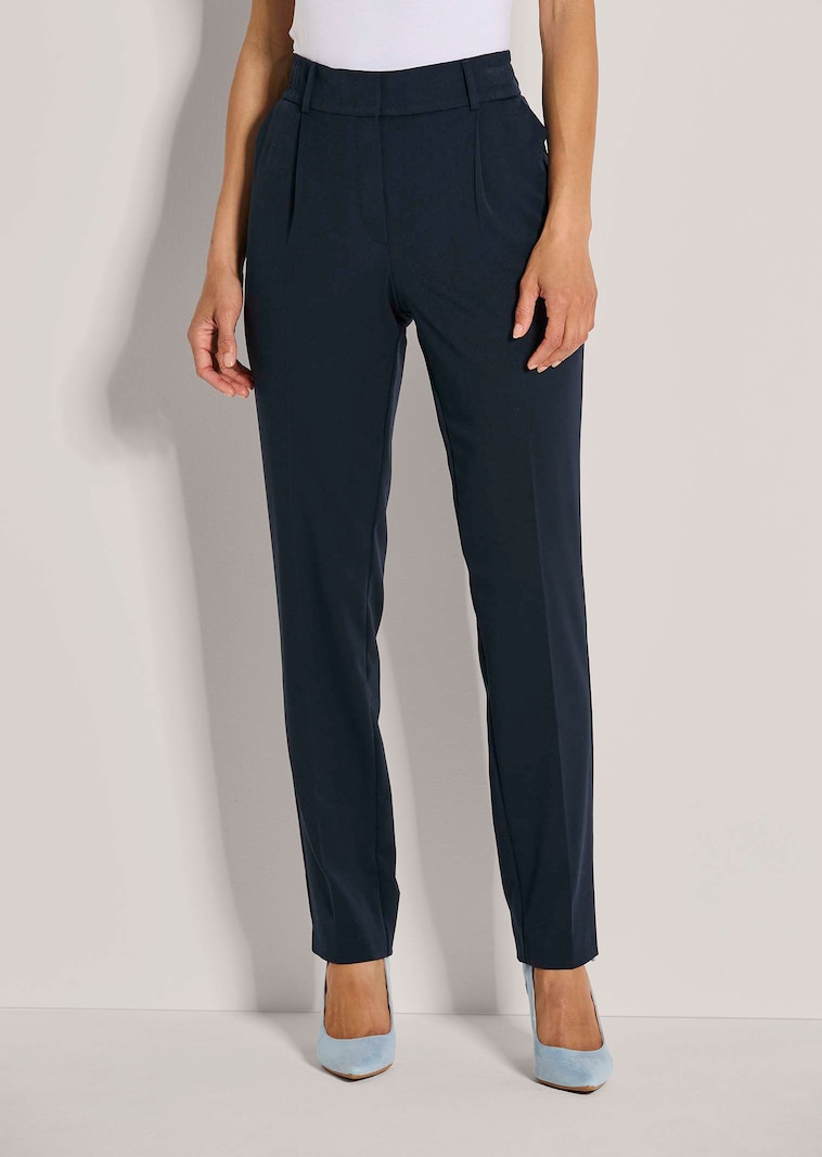 Bundfalten-Hose mit Bügelfalten