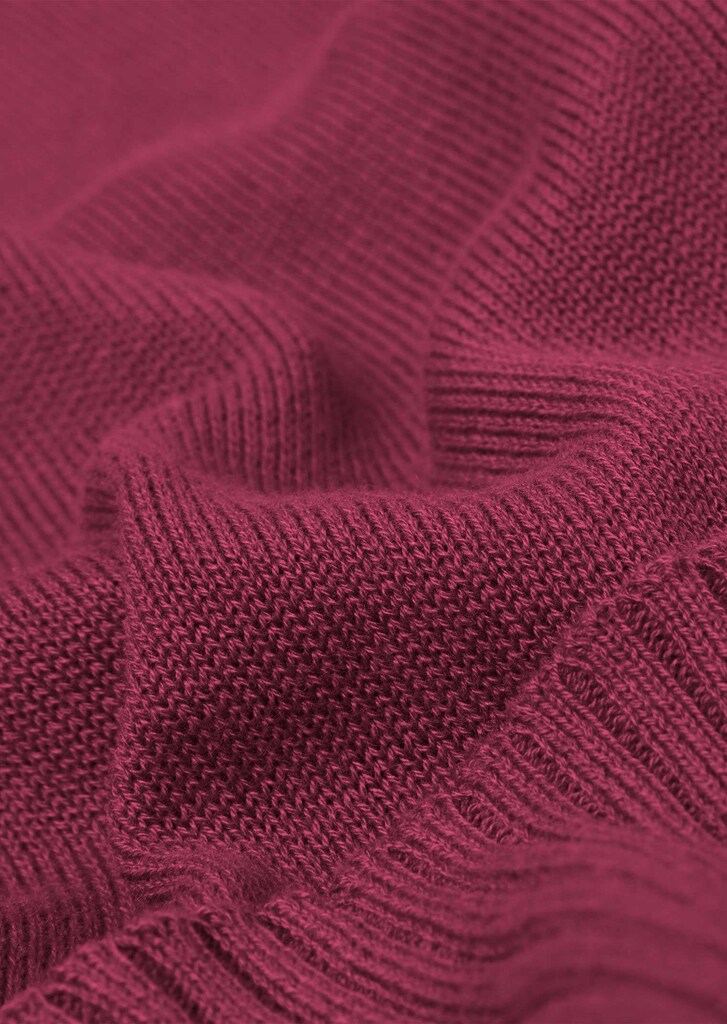 Pullover mit halsfernem Rollkragen