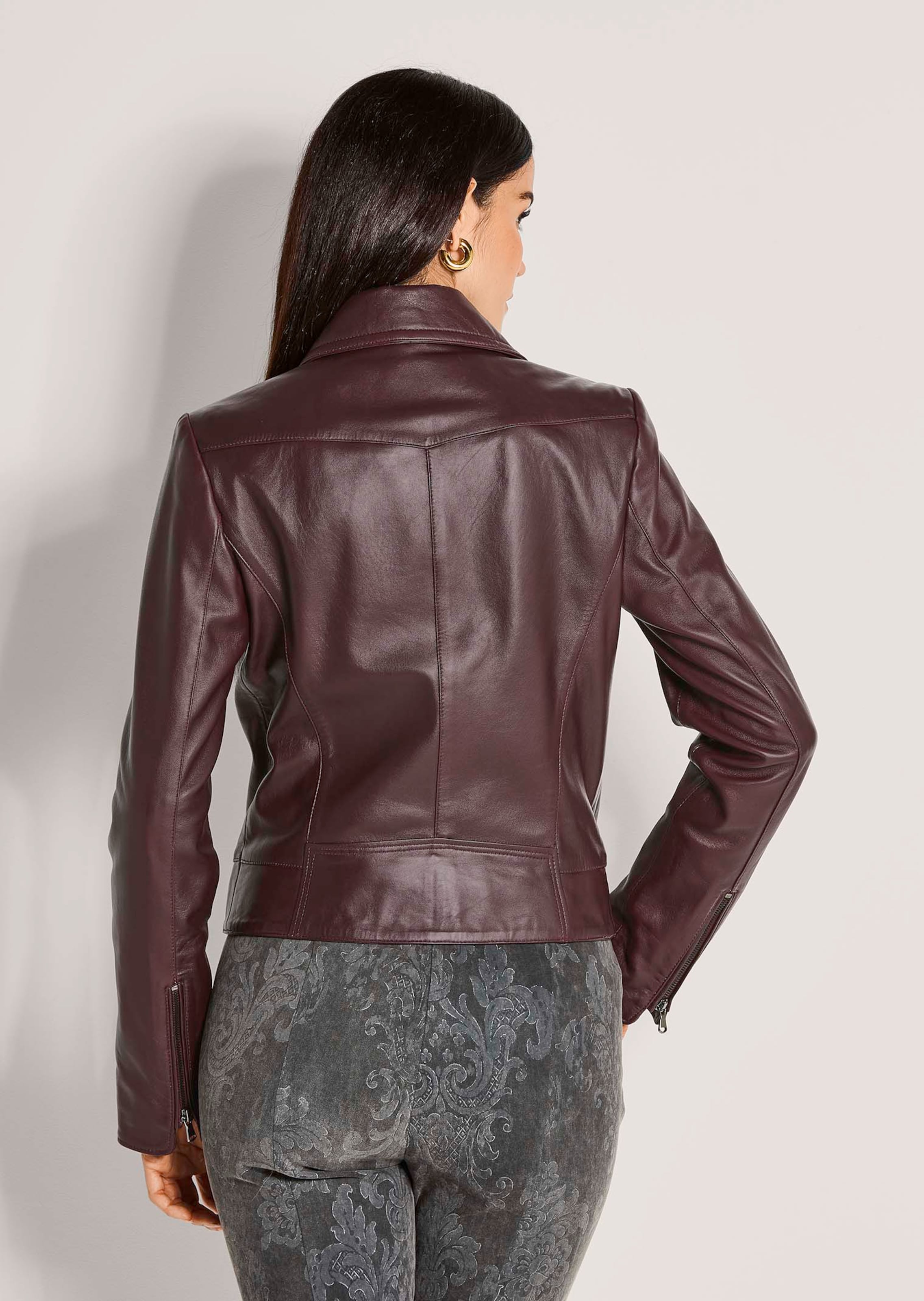 Leather jacket. Lamb nappa in port wine | MADELEINE Fashion