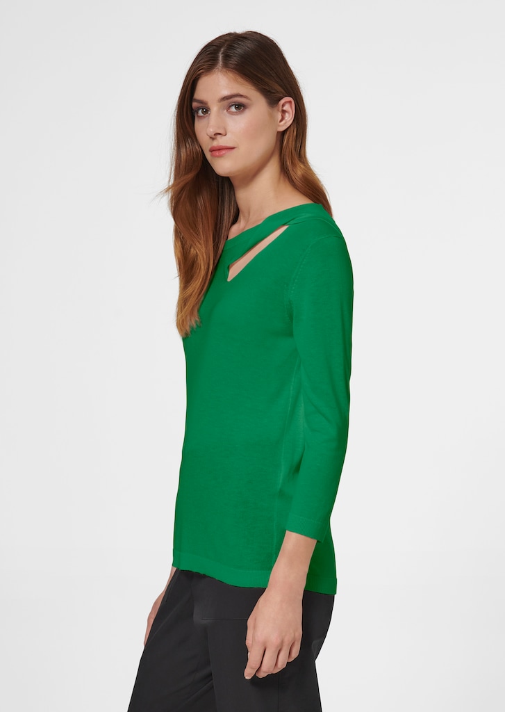 Fine knit jumper with 3/4-length sleeves and cut-out 3