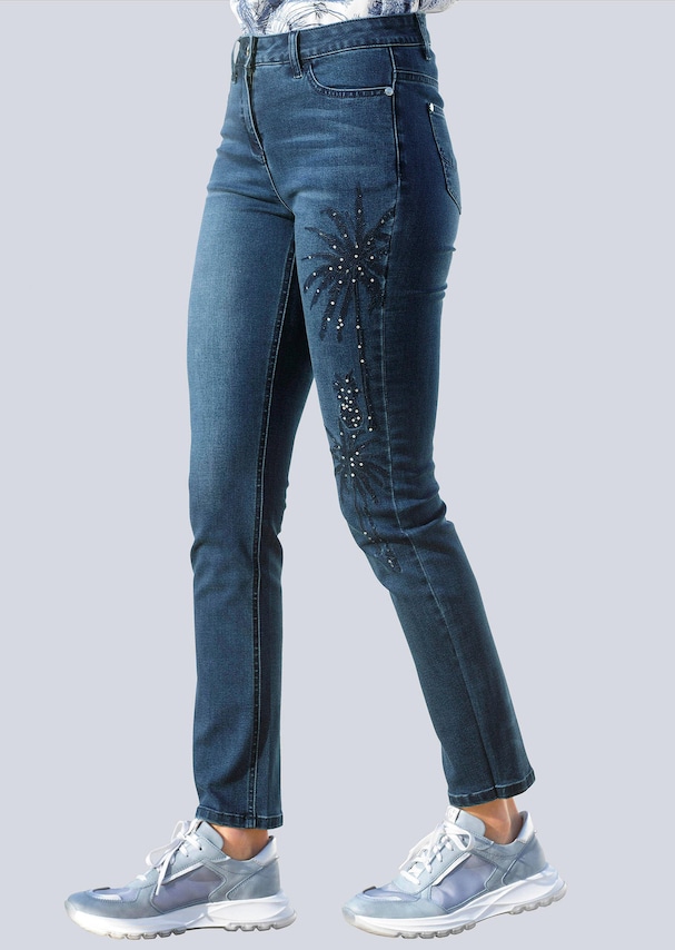 Jeans mit auffallender Stückereien