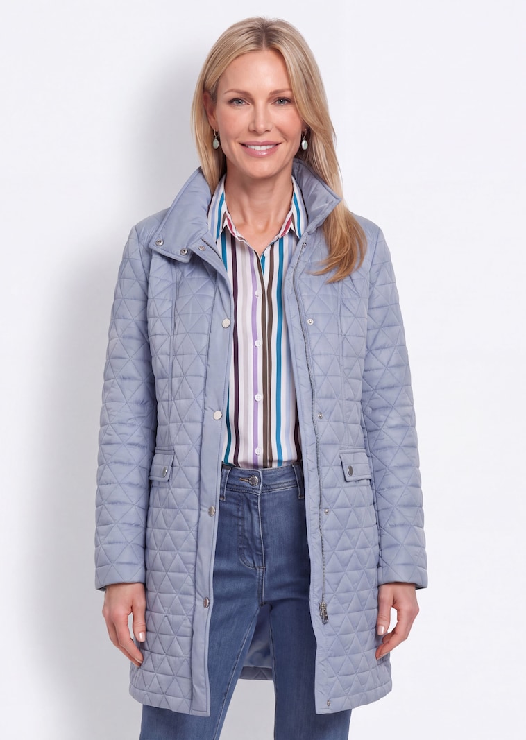 Manteau court matelassée à col droit
