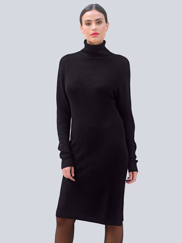 Strickkleid mit Seitenschlitzen 2